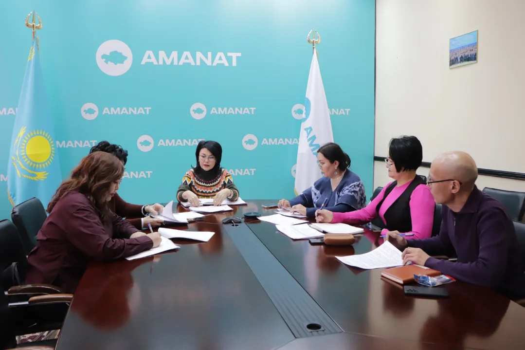 «AMANAT» партиясы Ақтөбе облыстық филиалы жанындағы Әйелдер қанатының бастамасымен маңызды кездесу өтті.