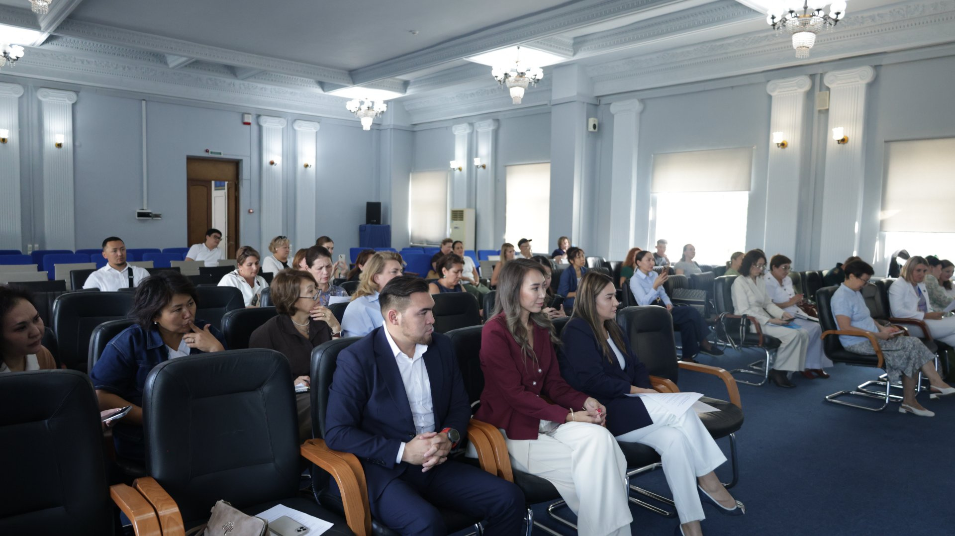 «Әділет» партиясының Алматы қалалық филиалы жанындағы Әйелдер қанатының ұйымдастыруымен өткен өте маңызды әрі сындарлы кездесуге қатыстым.